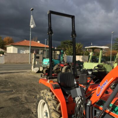 Arceau de Sécurité Rabattable pour Micro Tracteur KUBOTA Série L1 – 154cm Déployé