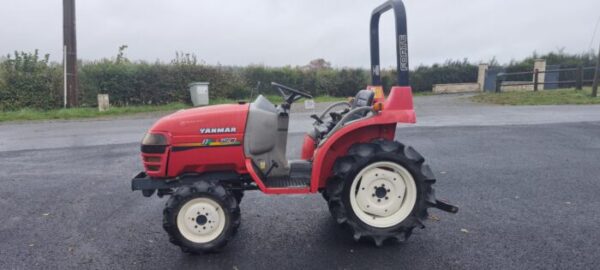 Yanmar AF-150 avec Moteur Diesel 18 CV – 497 Heures, 4 Roues Motrices et Transmission Mécanique